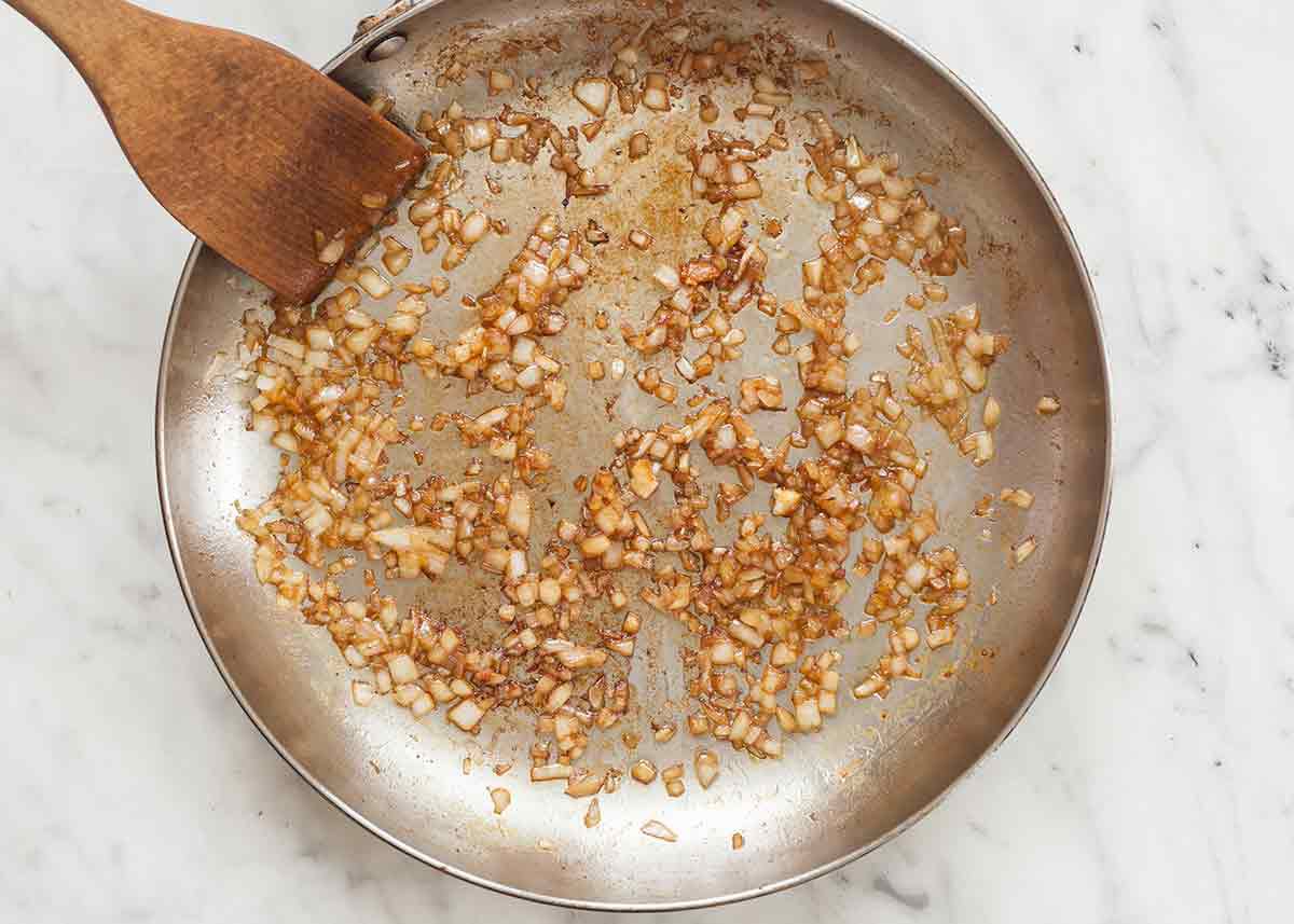 how to cook onions for chicken with apricots