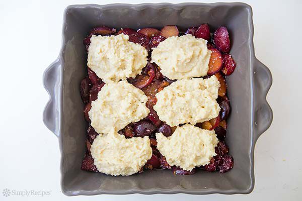 how to drop topping on plum cobbler