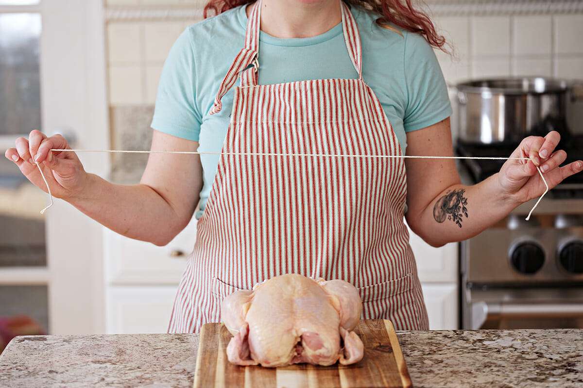 Truss a chicken cut the twine