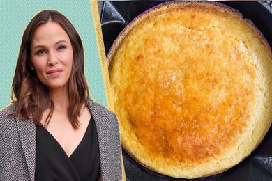 Jennifer Garner and a dish of cornbread