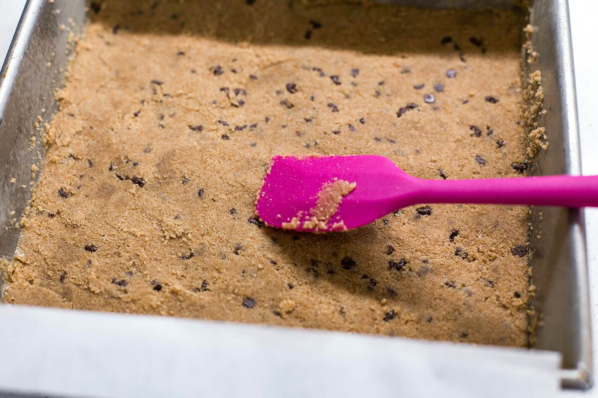Chocolate Chip Cookie Cheesecake Bars