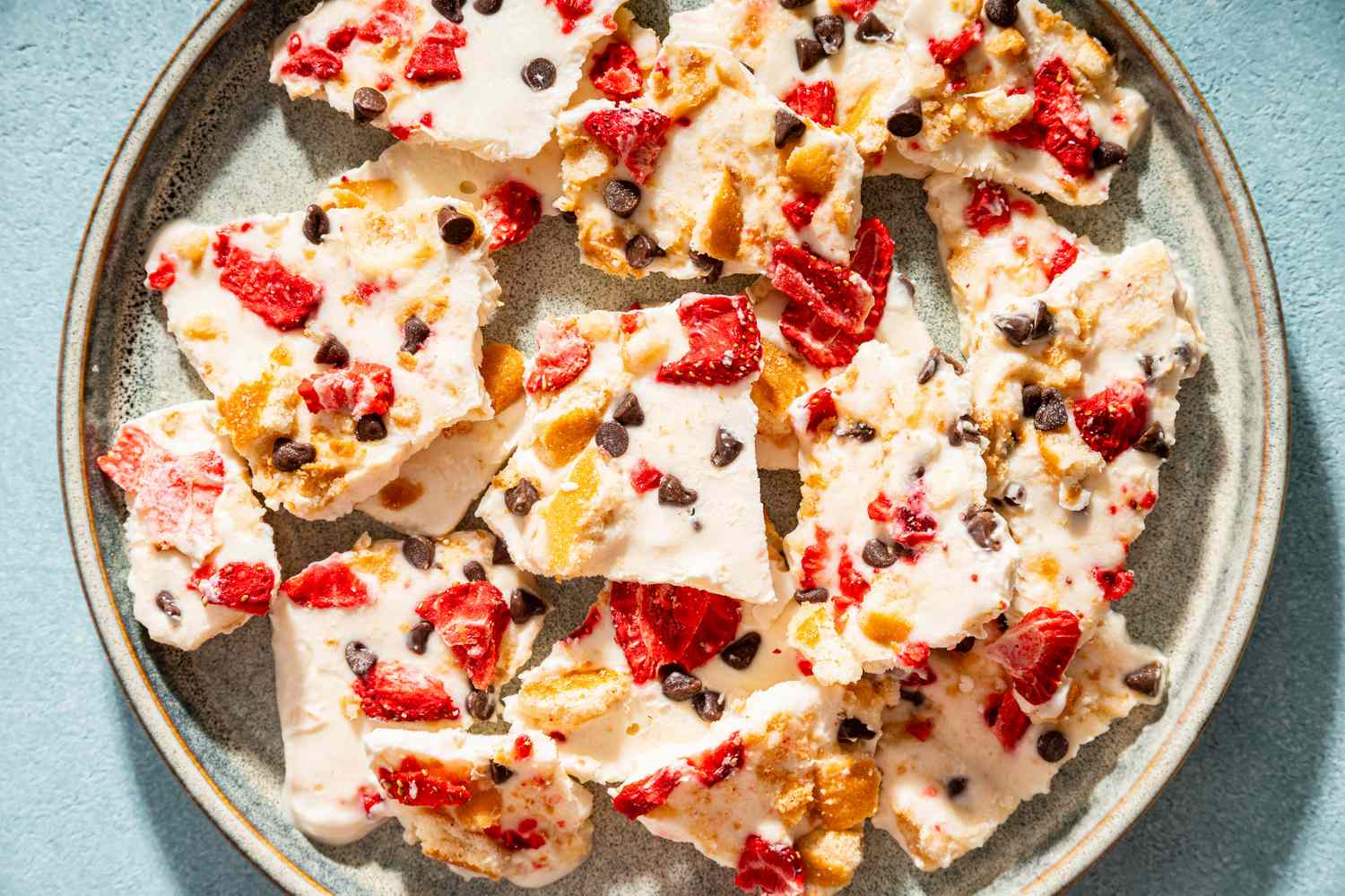 Fro-Yo Bark pieces on a round platter