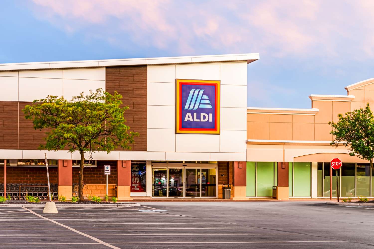 an outside view of an Aldi store