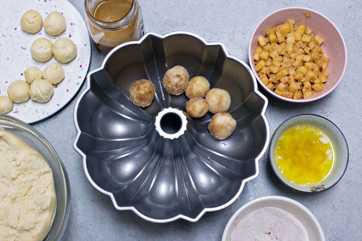 Caramel Apple Monkey Bread