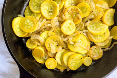 3-ingredient summer squash on a cast iron skillet (close-up)