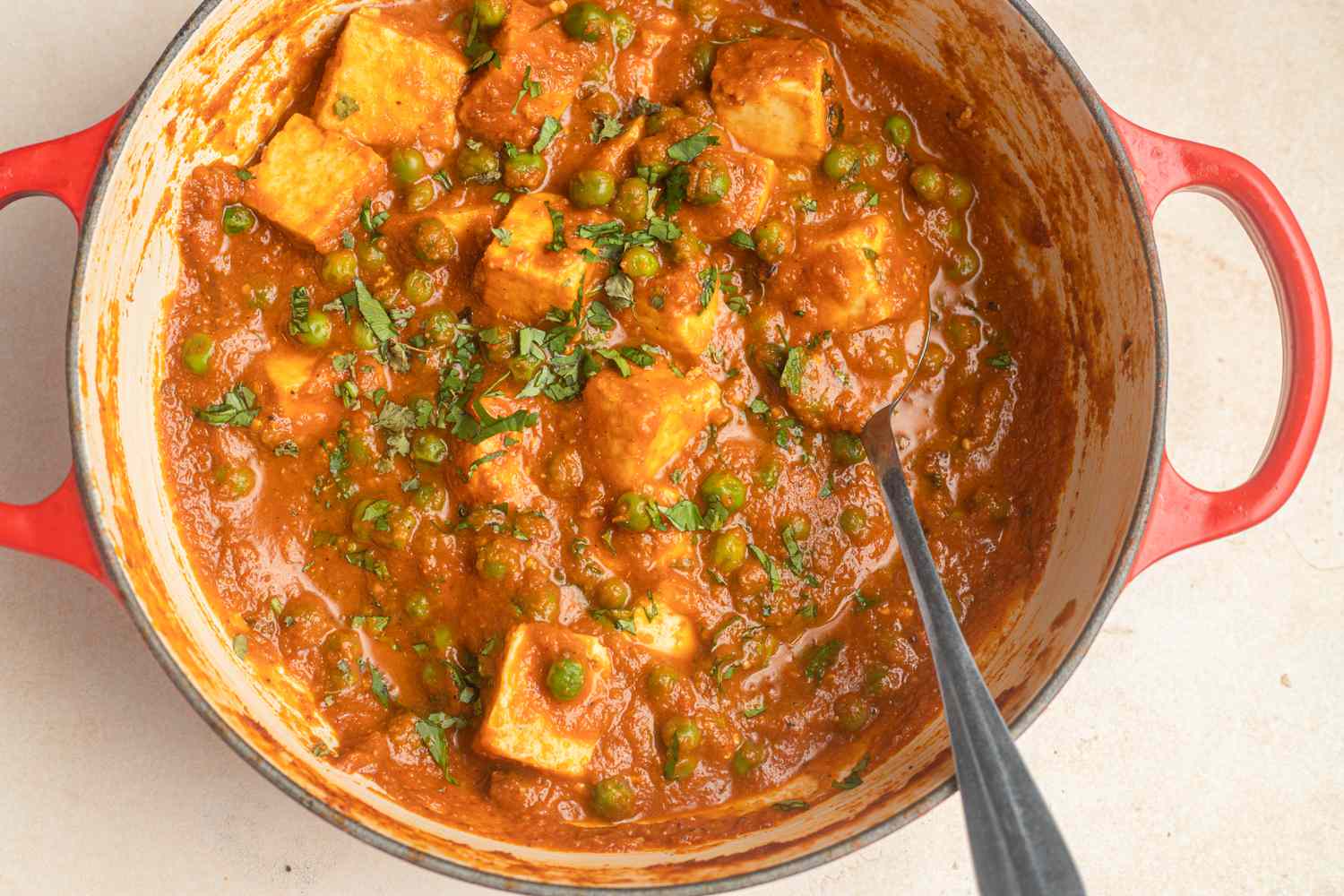 Matar paneer in pot 