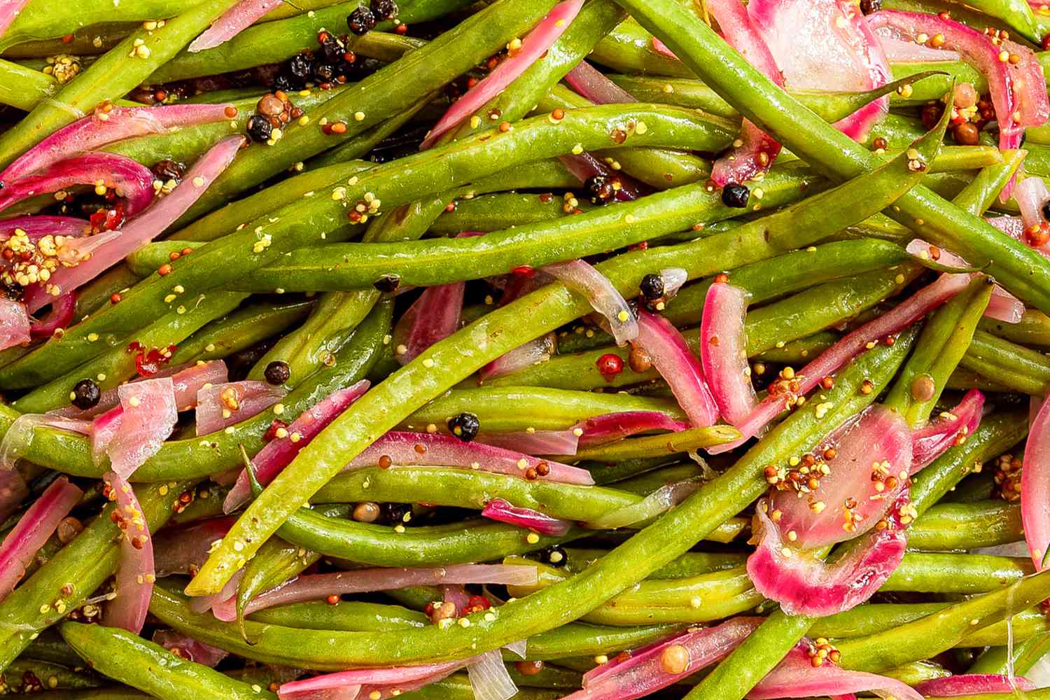 pickled green beans (close-up)