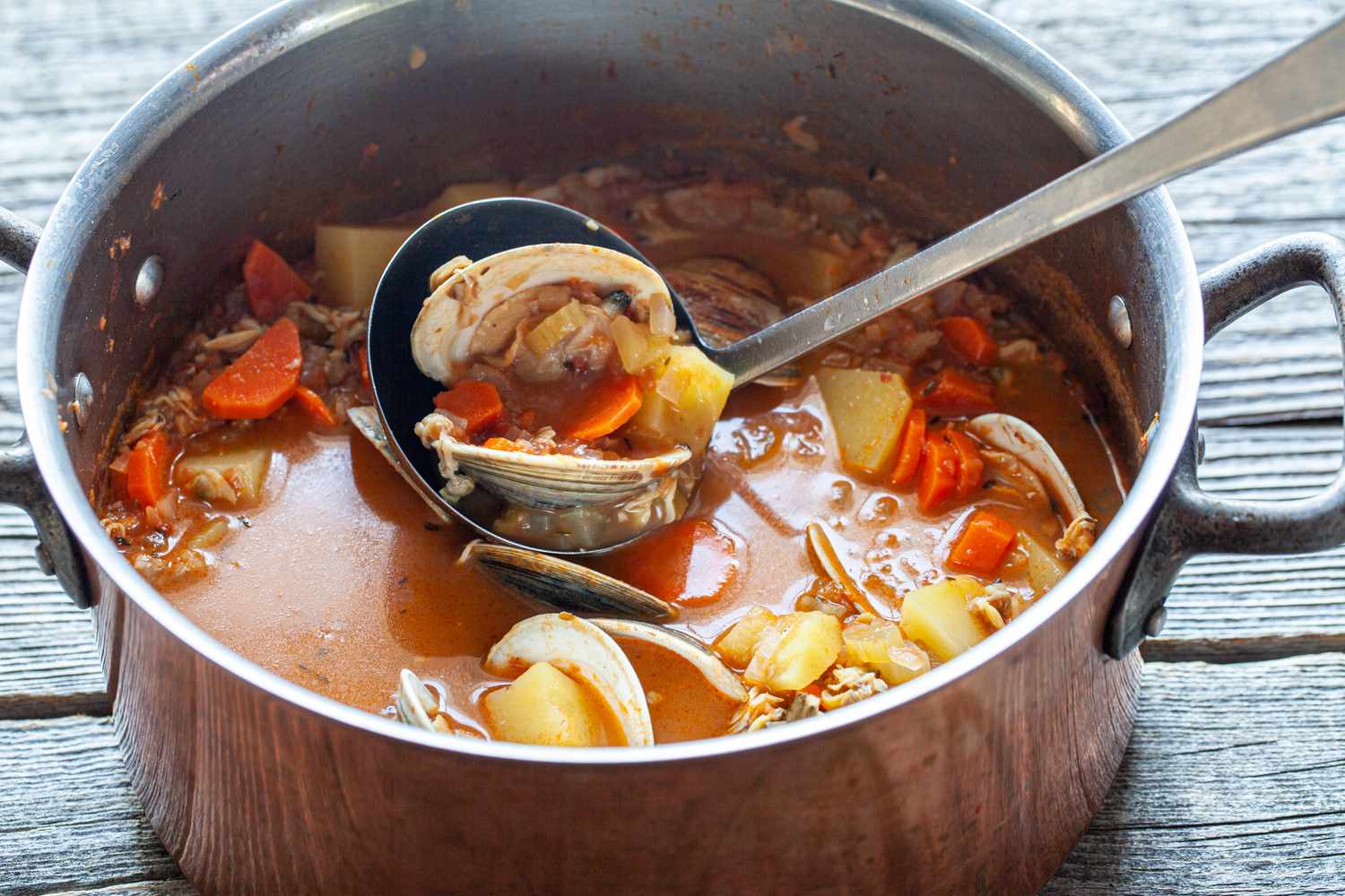 Clam Chowder Manhattan in a pot