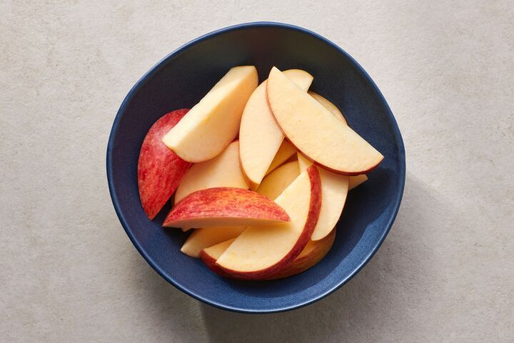 A bowl of sliced apples