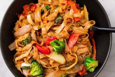 overhead view of a pan of Easy Drunken Noodles