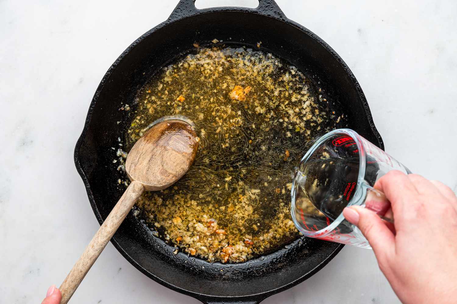 cast iron skillet deglazed with white wine for chicken pomodoro recipe