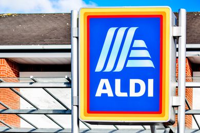 Aldi storefront sign