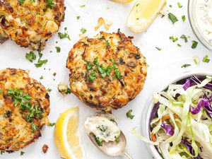 Fish Cakes with Herb Mayonnaise - fish cakes with herbs and lemon