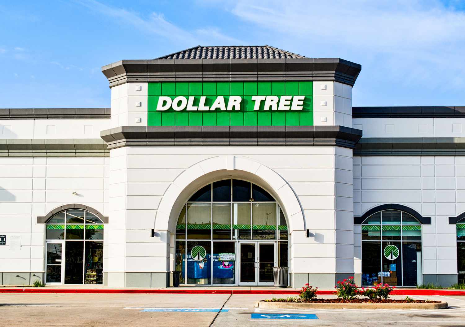 Dollar Tree storefront