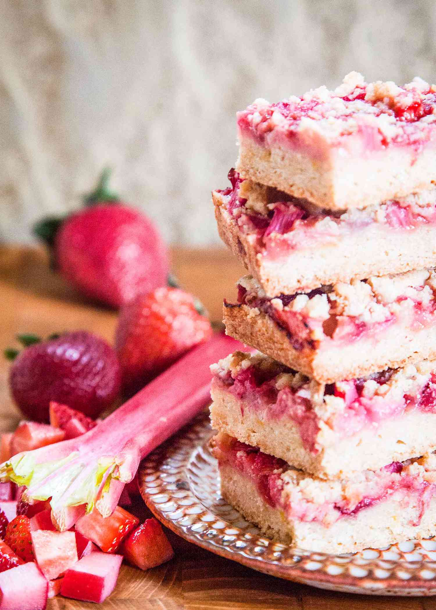Crumble Bars with Rhubarb and Strawberry
