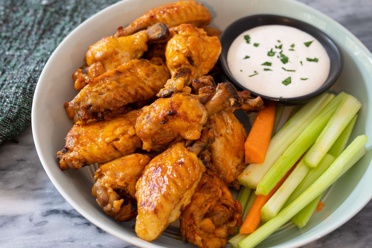 buffalo wings with ranch dressing