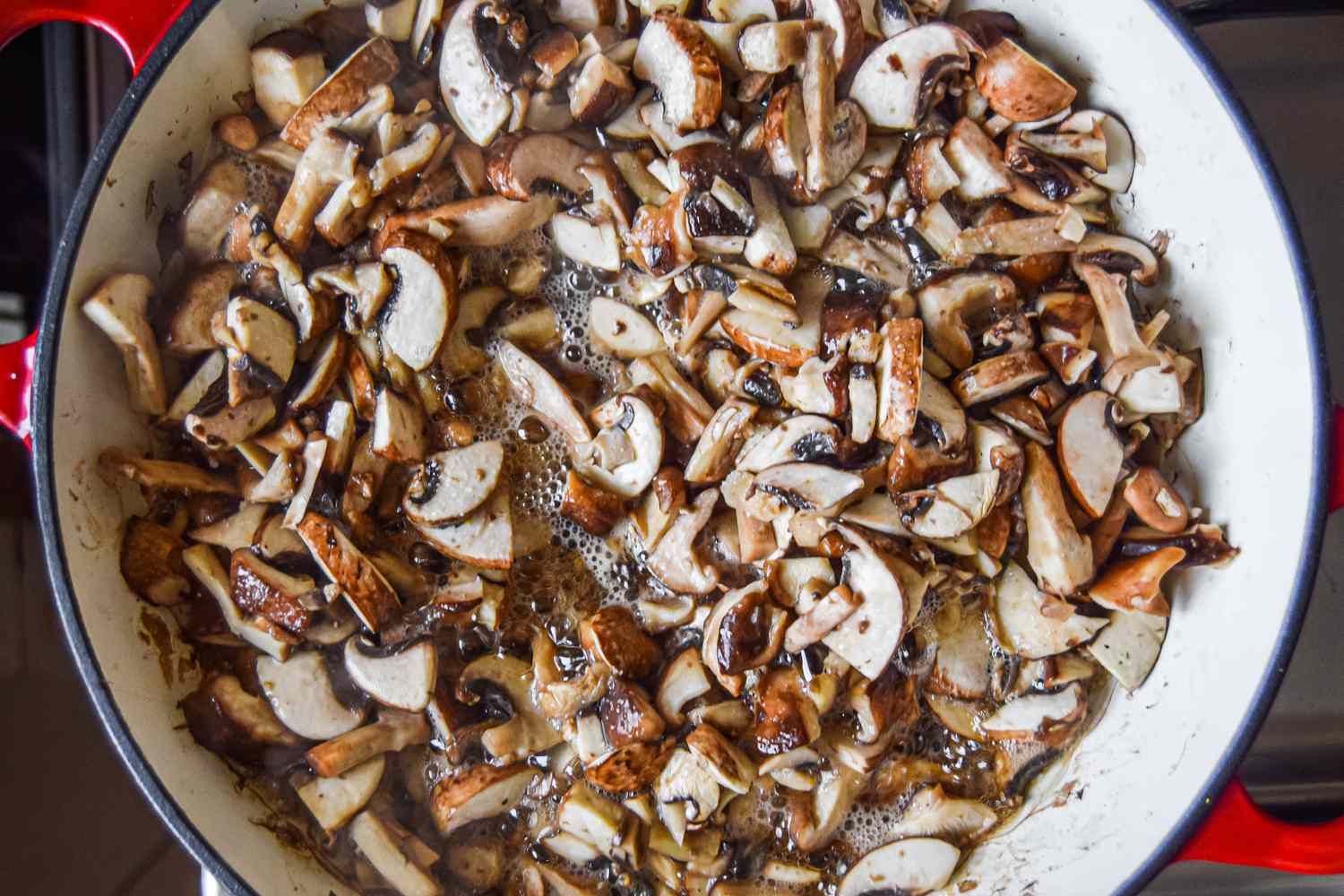 Mushrooms Sautéed in a Dutch Oven