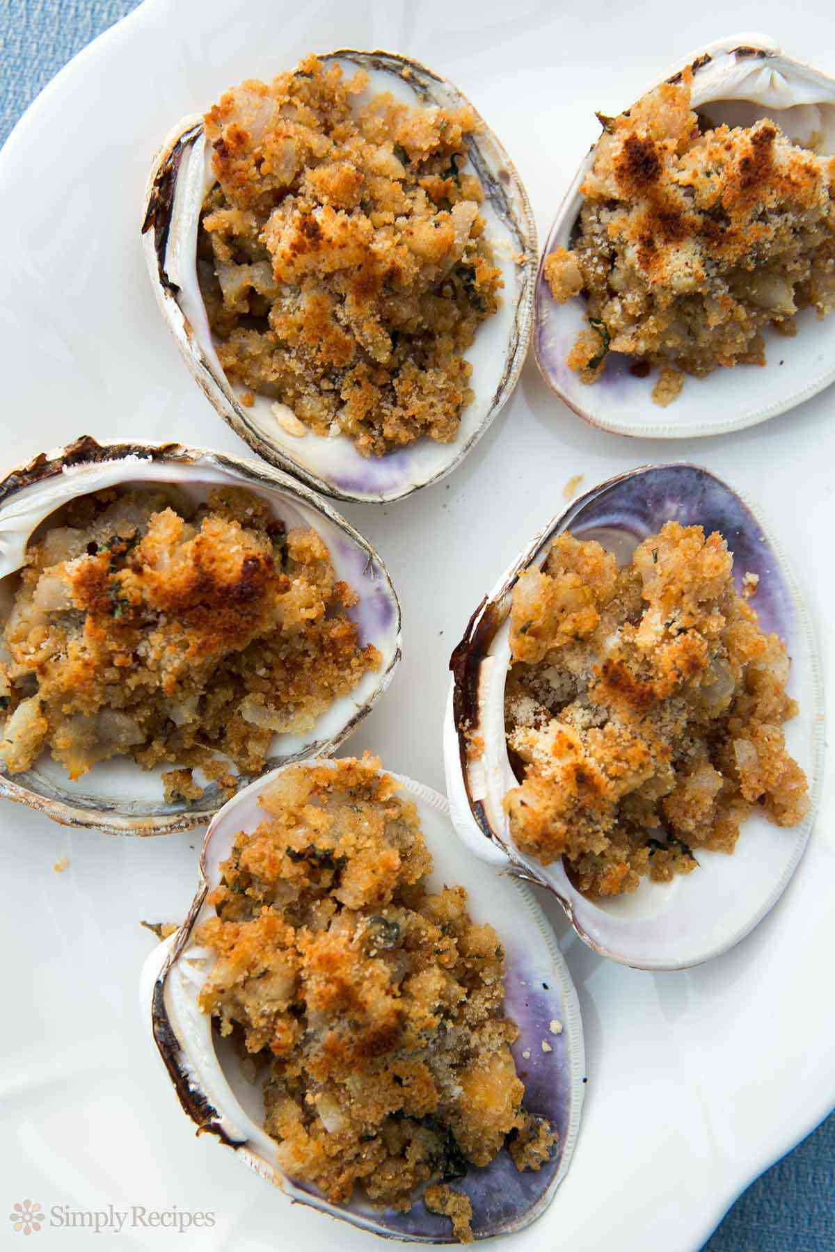 A plate of stuffed clams