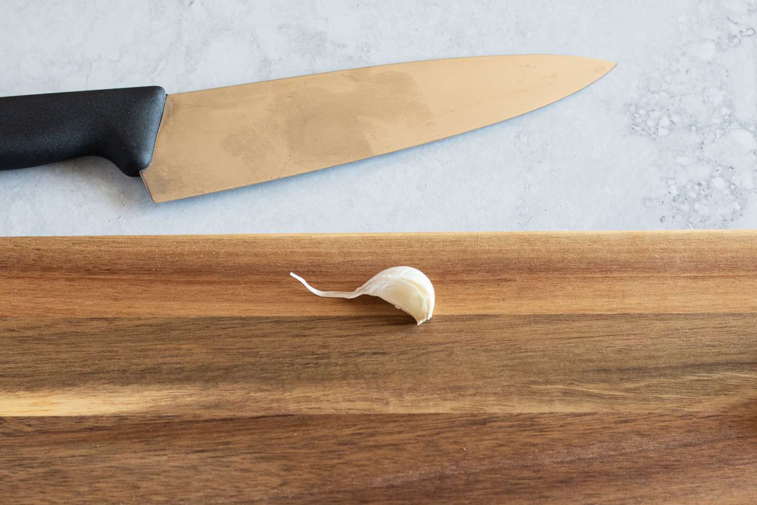 Garlic peel loosened