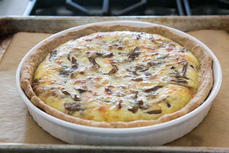 Baked caramelized onion quiche