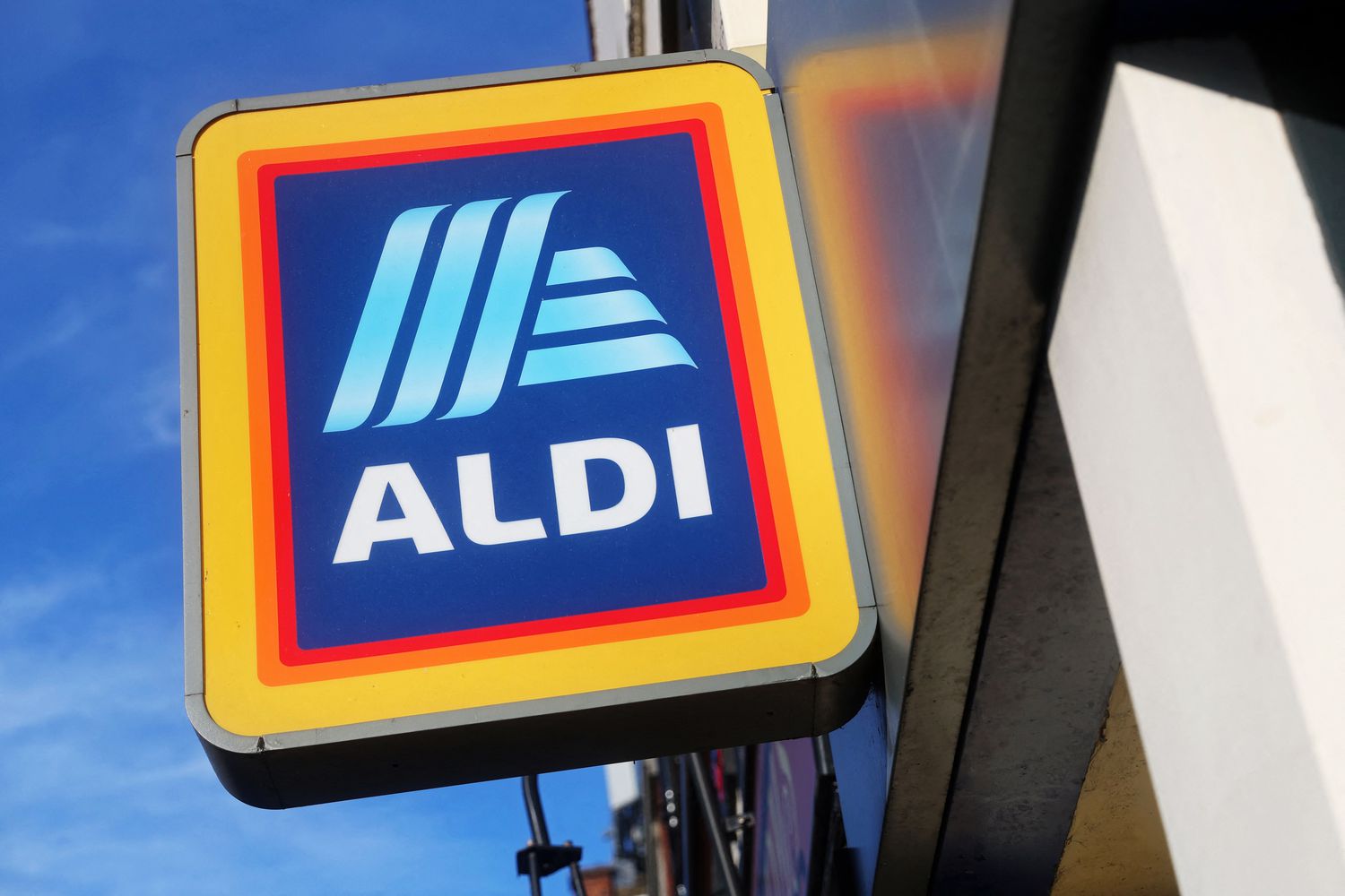 Aldi store sign