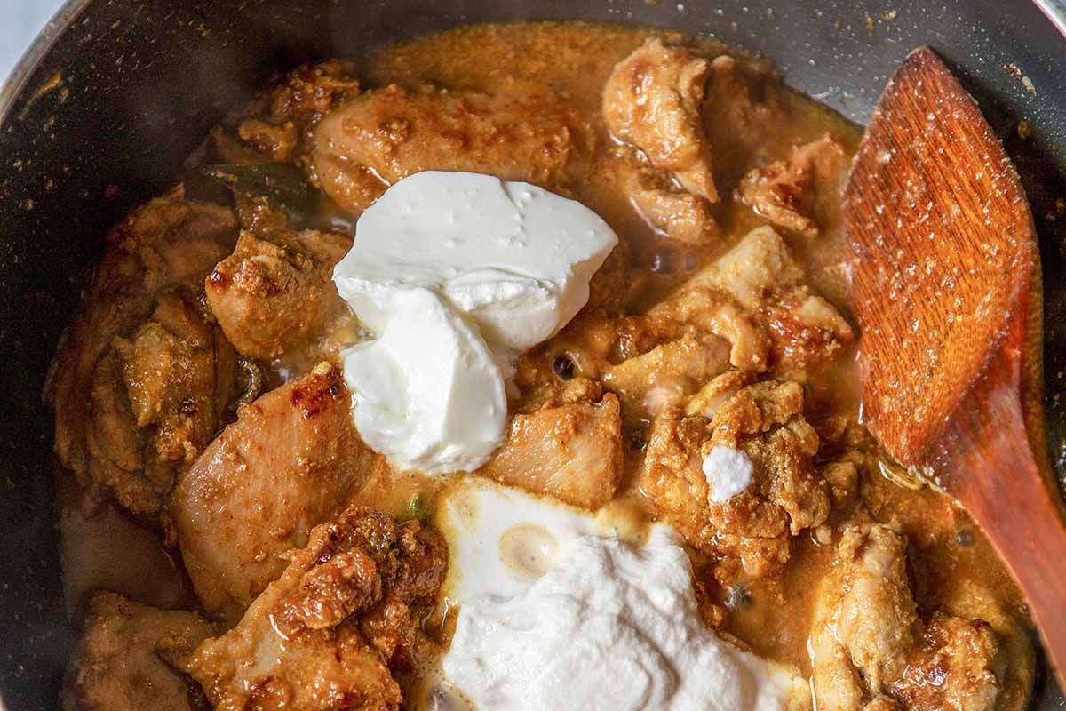 Indian Chicken Korma Recipe - chicken in sauce with yogurt