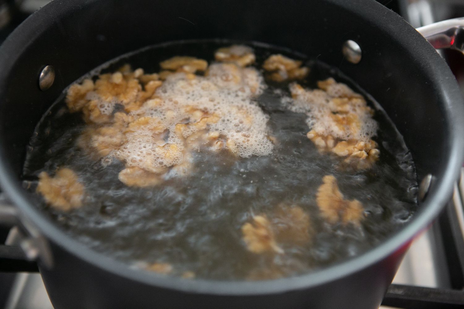 Blanch Walnuts for Chile en Nogada