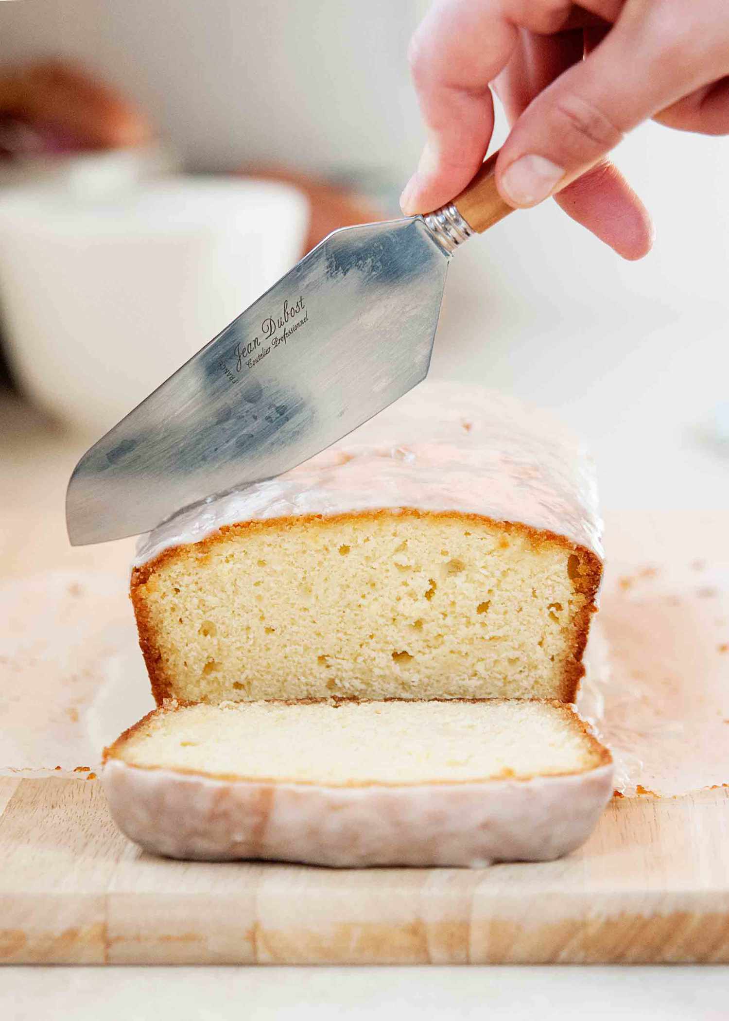 Lemon Pound Cake - Slicing the cake