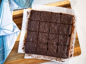 A square pan of brownies cut into 16 squares