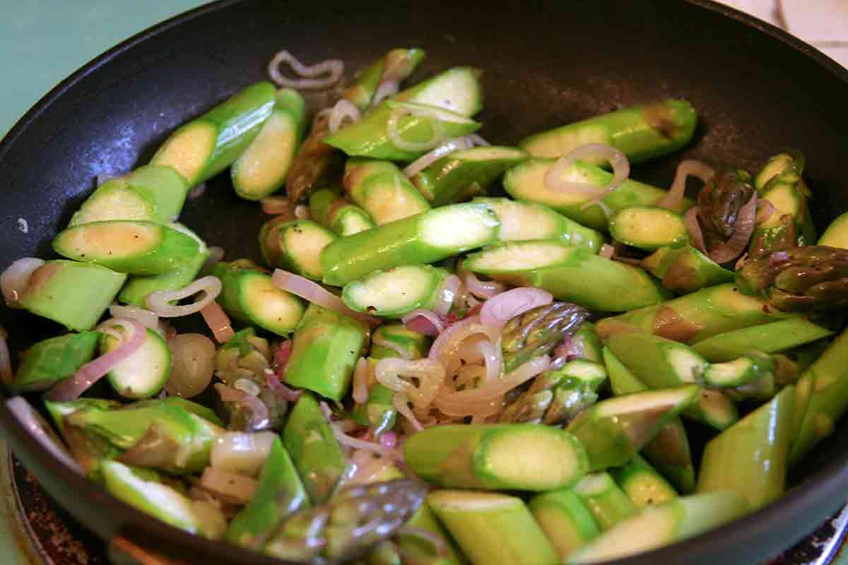 cook asparagus for quiche