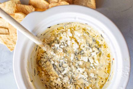 Mediterranean spinach feta dip in the slow cooker