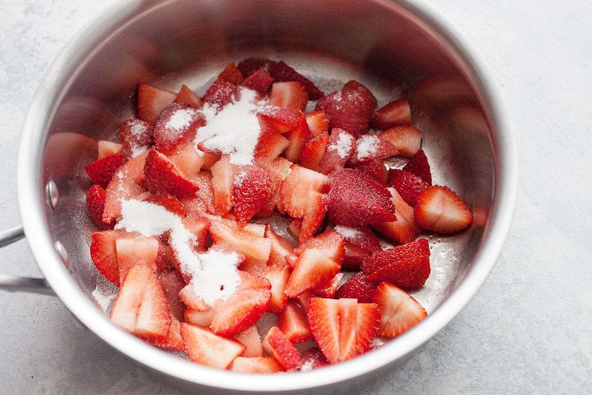 Easy Cheesecake Cooked Sous Vide make the strawberry topping