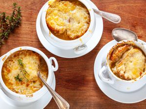 Vegetarian French onion soup with mushroom broth.