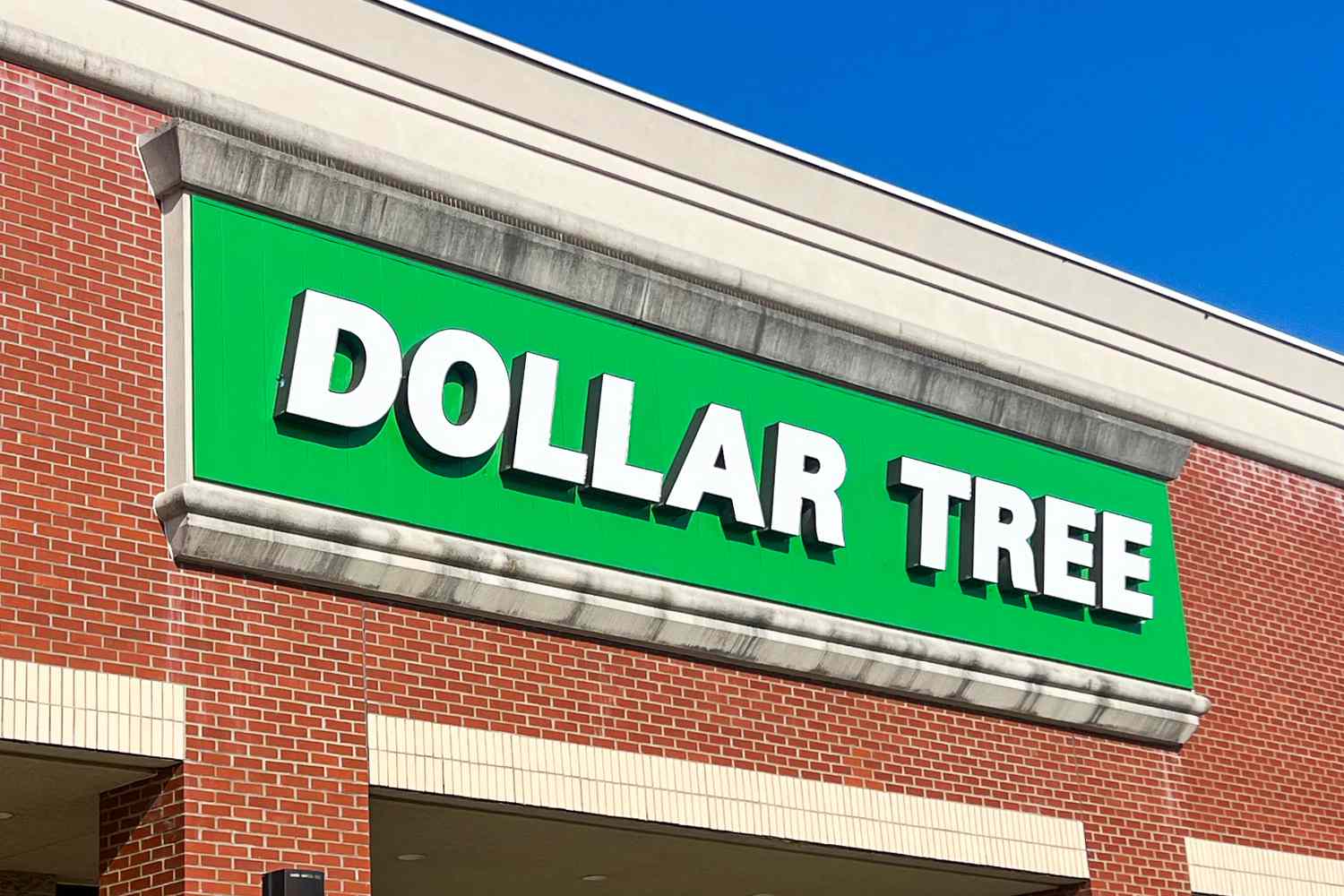 Dollar Tree storefront