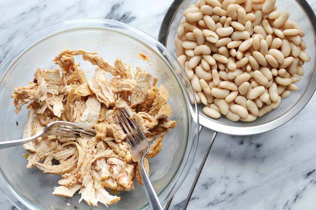 Shredded chicken and beans for buffalo chicken chili