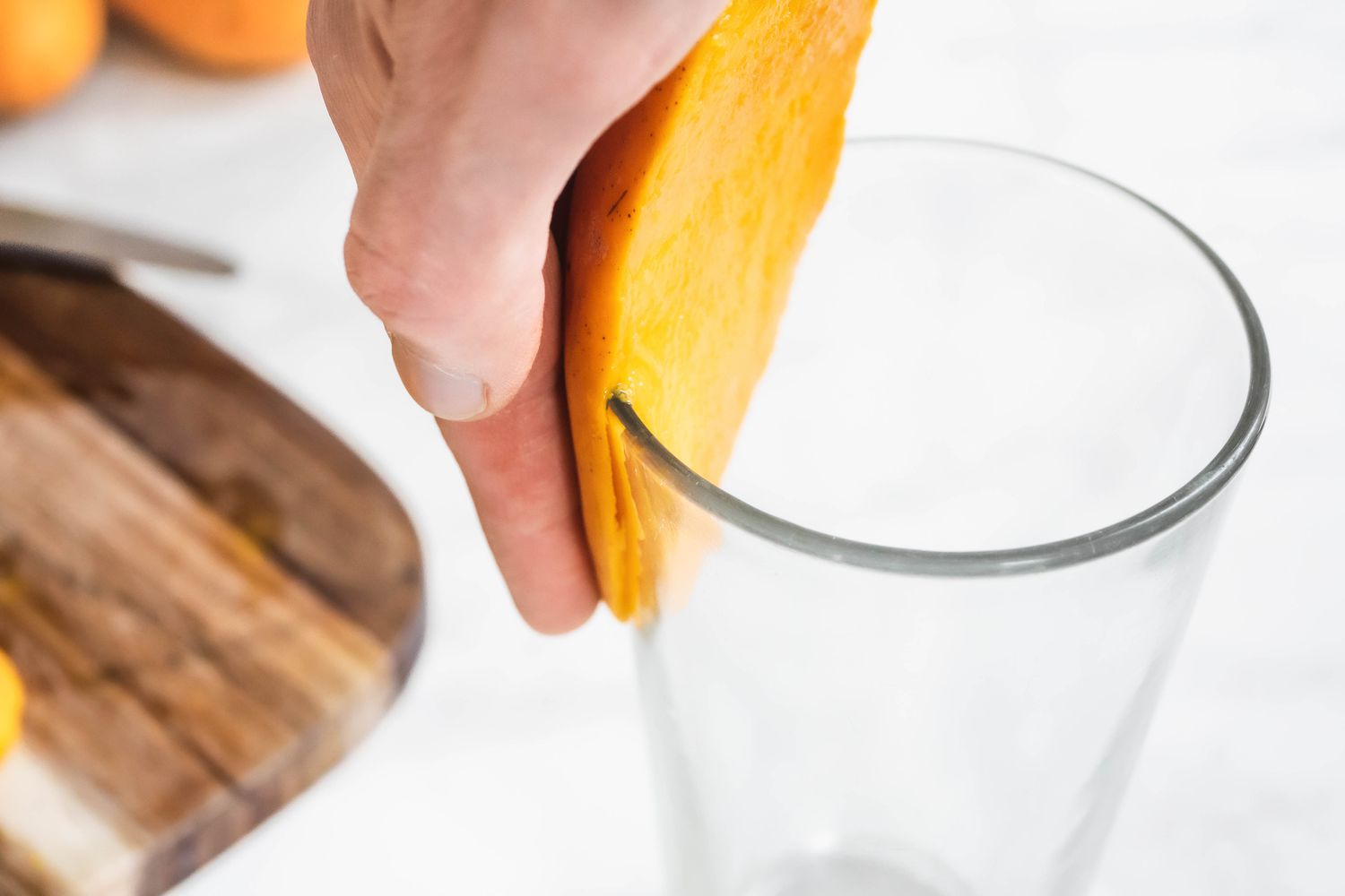 How to peel mango with a glass cup