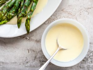 Classic beurre blanc sauce served with asparagus