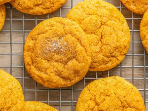 Pumpkin spice snickerdoodle on a cooling rack