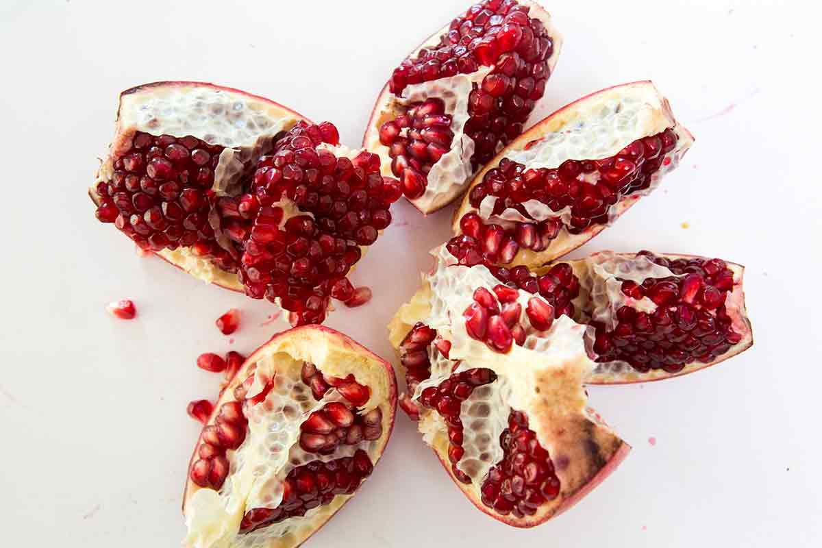 how to eat a pomegranate - deseeding and opening a pomegranate