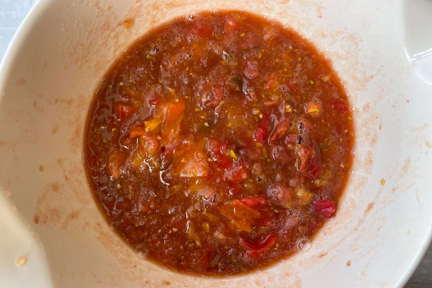 Bowl of Smashed Tomatoes for No Cook Tomato Sauce Pasta