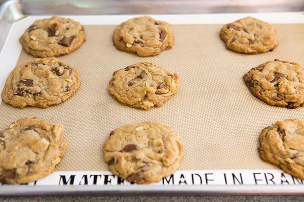 perfectly baked chocolate chunk cookies