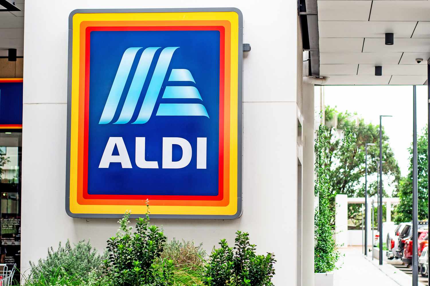 An outside view of a ALDI store