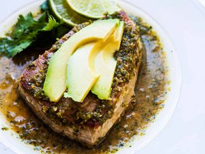Seared Tuna with Avocado
