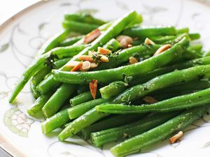 Green Beans with Almonds and Thyme