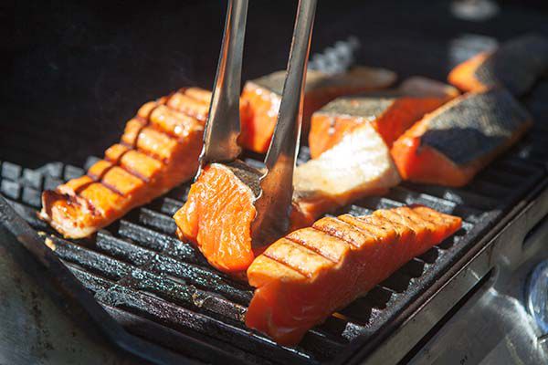 grilling salmon with skin