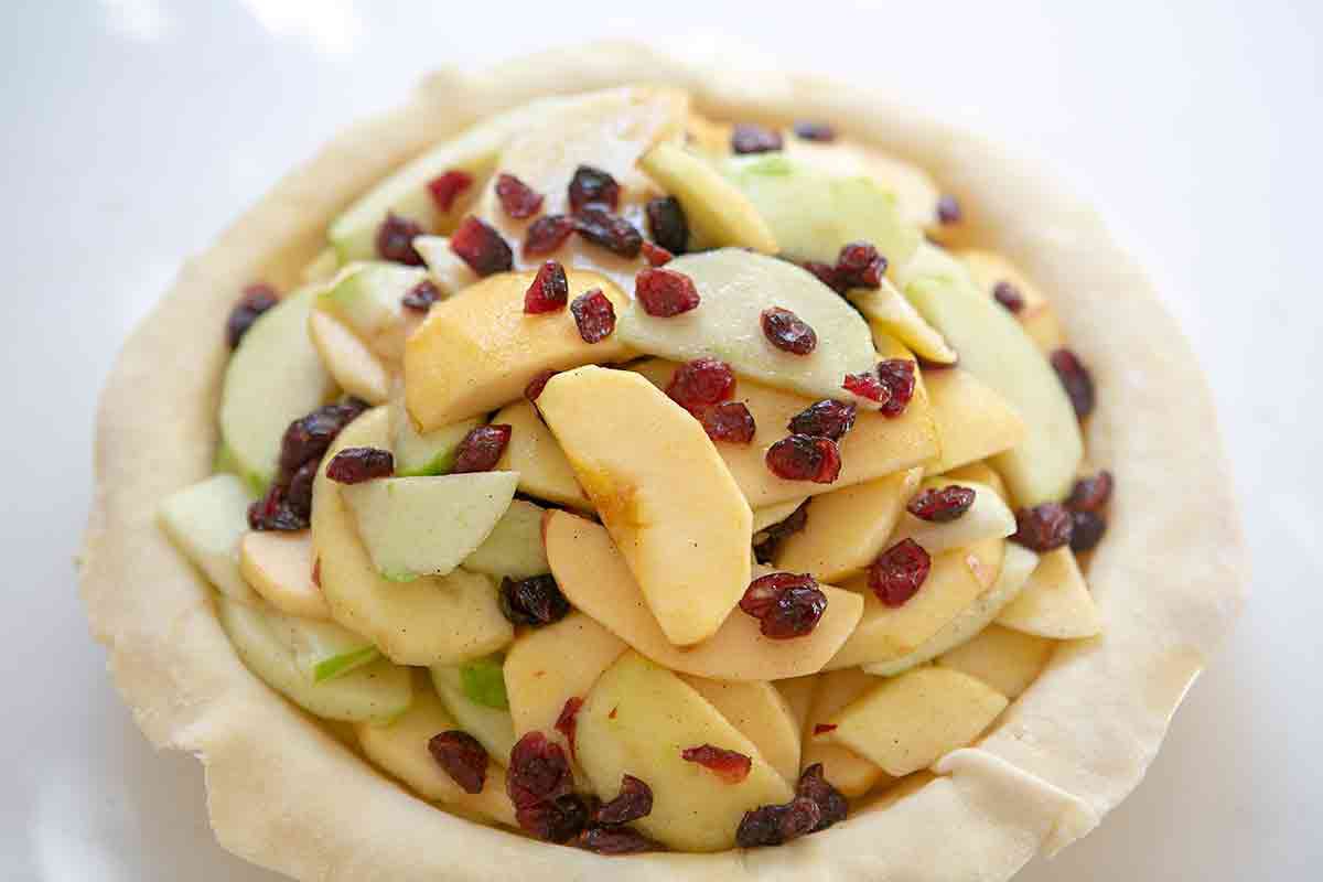 apple cranberry pie filling in pie crust