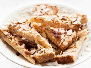 Almond Shortbread Cookie