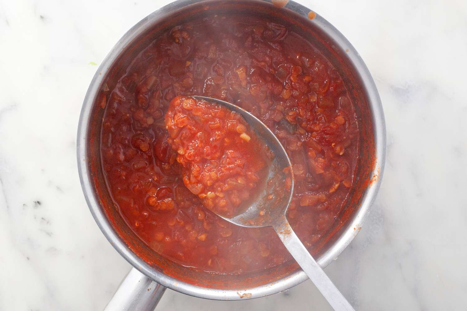 Vegetarian lentil and tomato sauce for moussaka