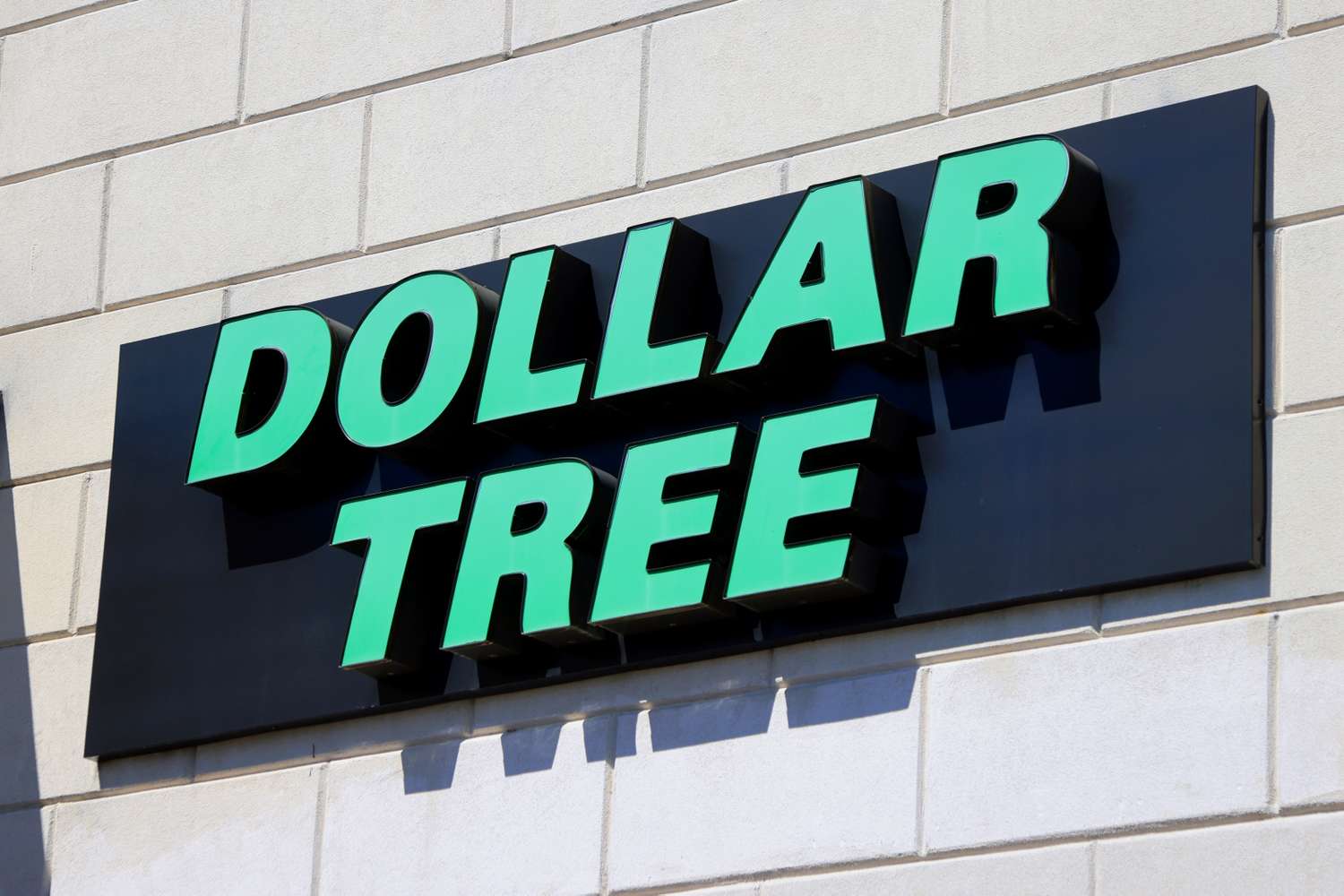 Dollar Tree store front sign on a wall
