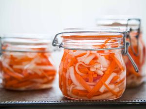 Vietnamese Carrot Daikon Pickles Do Chua